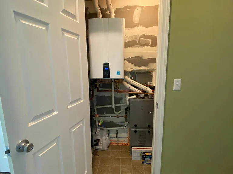 12 Main St #8 — Photo 16