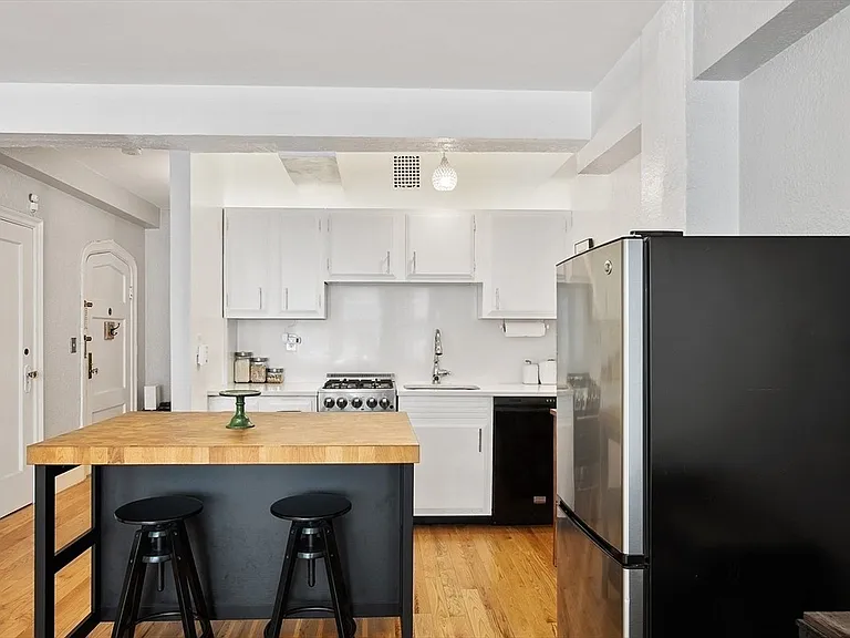250 Beacon St #1B — Photo 10
