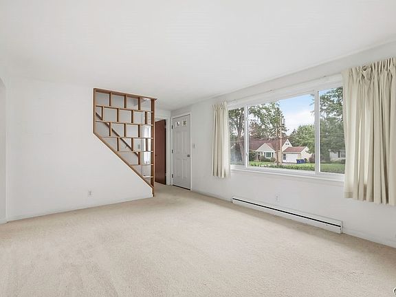5th image of 204 Clark Ln