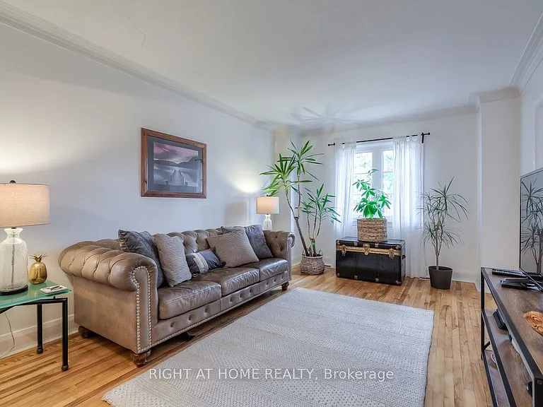 64 Royal York Rd — Photo 6
