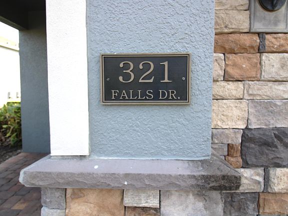 3rd image of 322 Falls St