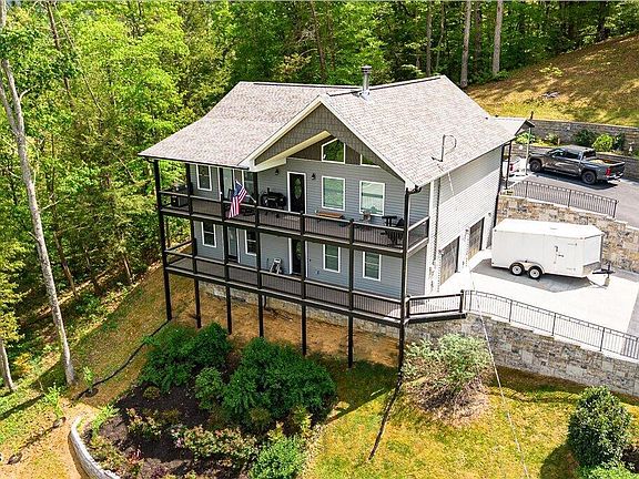 5th image of 3194 McGill Rd