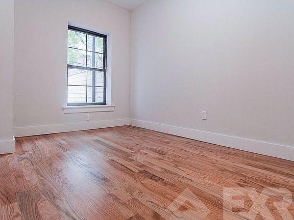 5th image of 896 Gates Ave #K1k