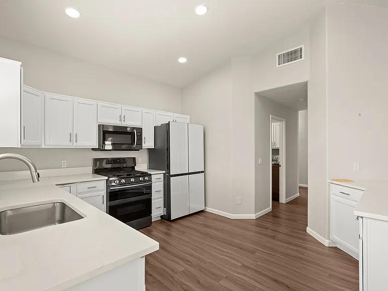 2729 Cartegena Dr — Photo 2