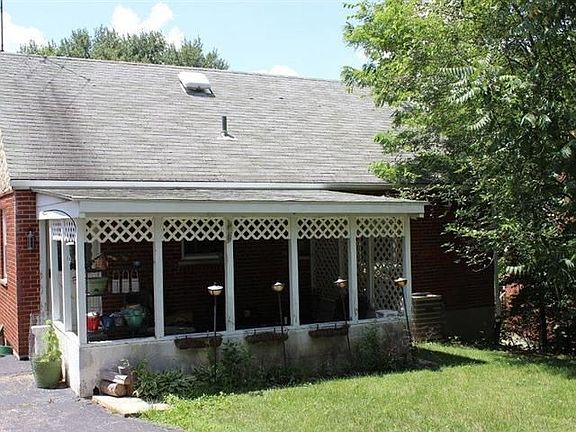 5th image of 8572 Darnell Ave