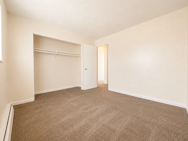 4240 Loomis Ave #4 — Photo 9