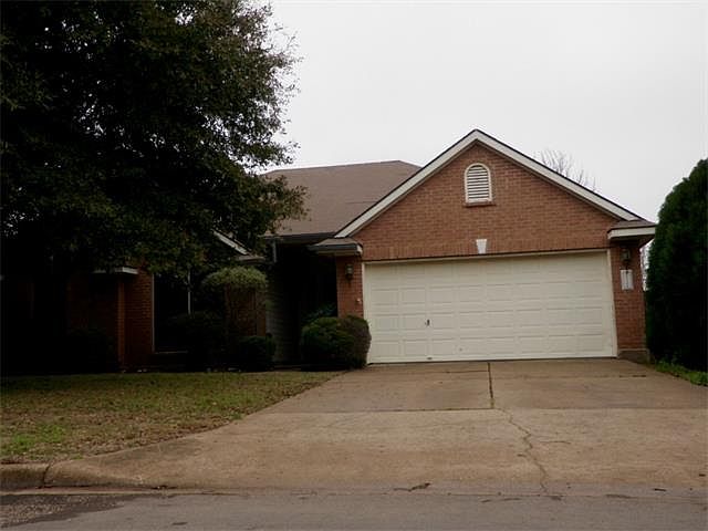 1st image of 1104 Woodview Dr