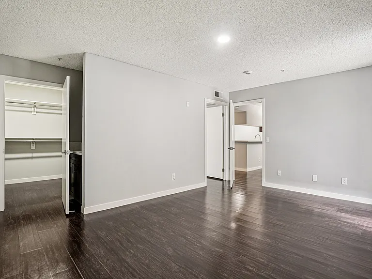 Windfaire Apartments — Photo 31