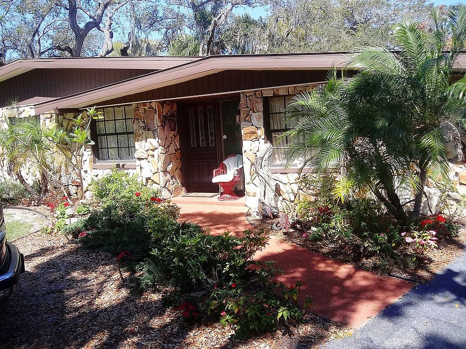 1st image of 14711 Pine Dr