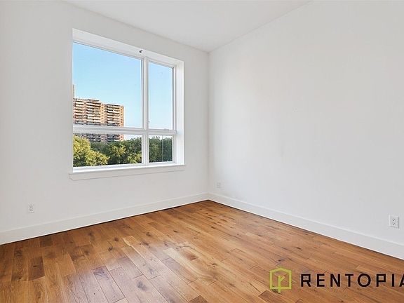 2nd image of 73 Montrose Ave #4X