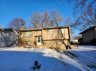 6735 S 142nd St, Omaha, NE 68137