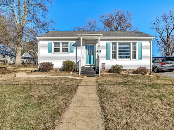 1002 Quarles St, Bedford, VA 24523