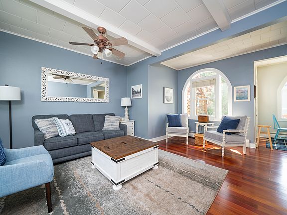 3rd image of 7363 N Shore Dr Unit 6
