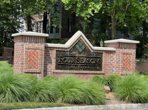 206 Four Seasons Dr #206, Wayne Twp., NJ 07470