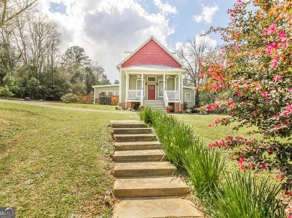 150 Lakeview Rd, Byron, GA 31008