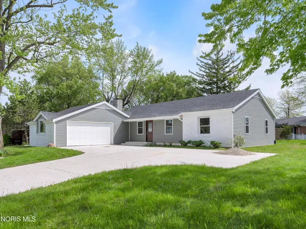 202 Fenway Dr, Lima, OH 45804