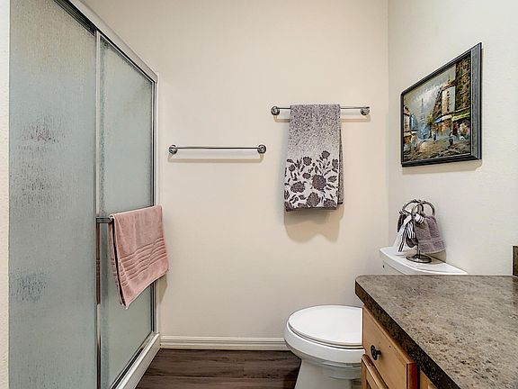 2nd image of 546 Knightsbridge Pl
