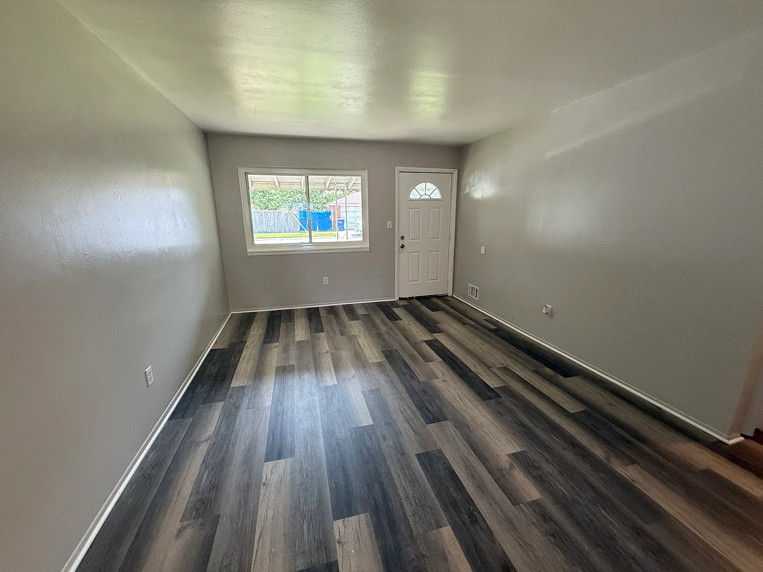 3 bed, 936 sqft, $1,350 — Photo 4