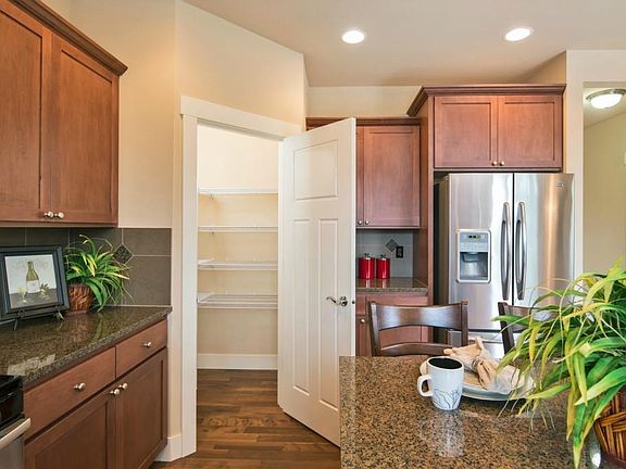 Kitchen w/ Butler's Pantry