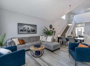 380 N Rivercrest Vw, Cochrane, AB T4C2A4