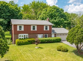 11S546 Whittington Ln, Naperville, IL 60564