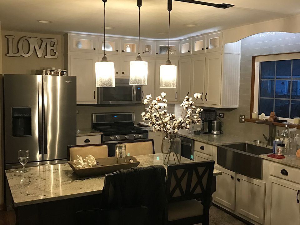 Custom mobile island