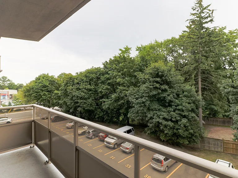 345 Lakeshore Rd W — Photo 29