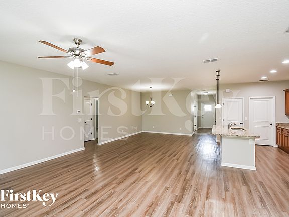 3rd image of 388 Gillespie Gardens Dr