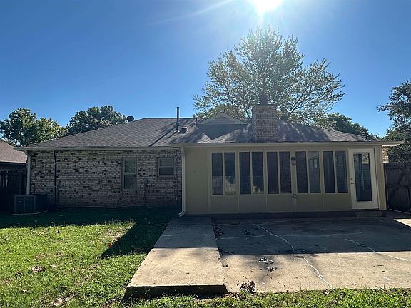 3rd image of 2373 Curbertson St