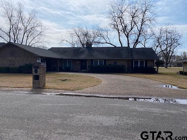 2nd image of 105 Saint Croix Ln