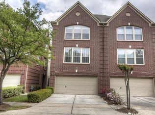 822 E Heights Hollow Ln, Houston, TX 77007