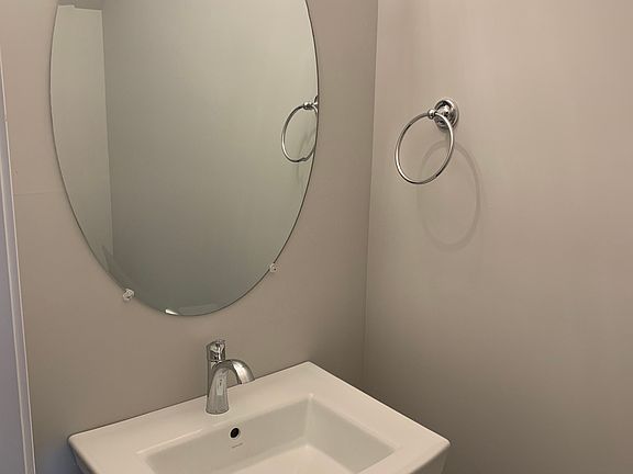 3rd image of 303 Annleeken Dr