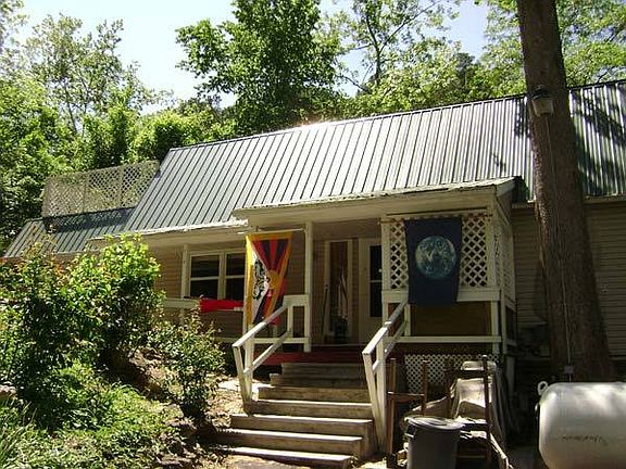 Front
						:
						This is the front entrance.