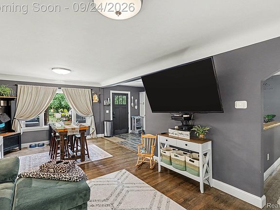 3rd image of 4325 Lapeer Rd