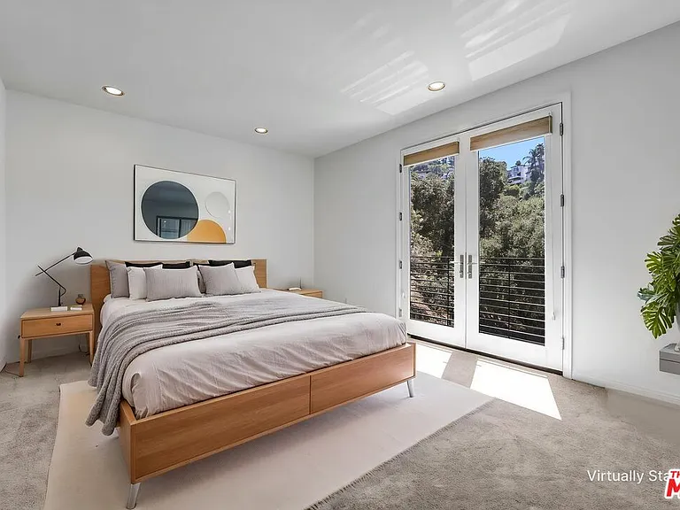 6852 Woody Trl — Photo 24