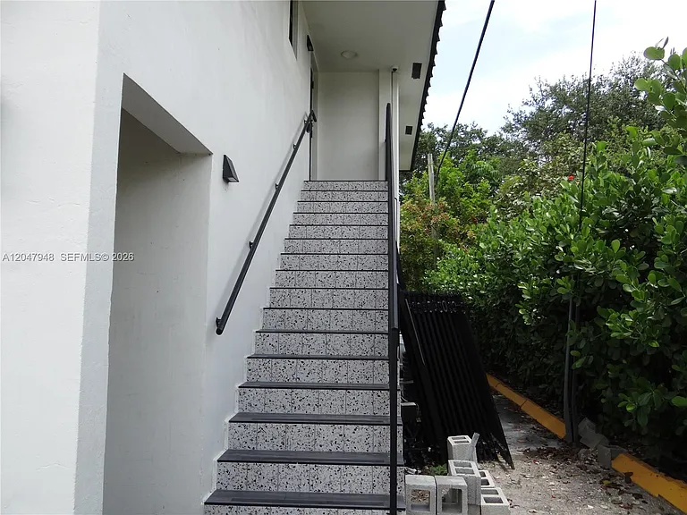 5980 SW 40th Ave #D — Photo 6