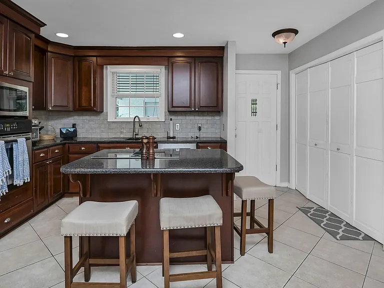 1 Leconte Ct — Photo 9