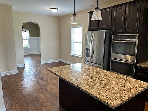 3rd image of 750 Sturdivant Dr