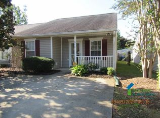 410 E Calhoun Crossing Ct, Spartanburg, SC 29307