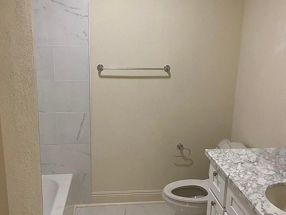4th image of 5512 Wilton Dr #B