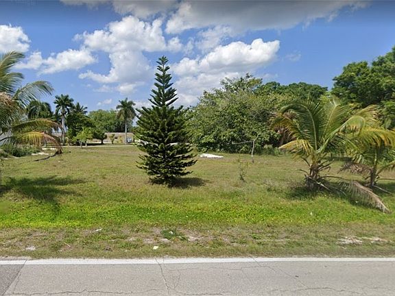 4th image of E River Dr