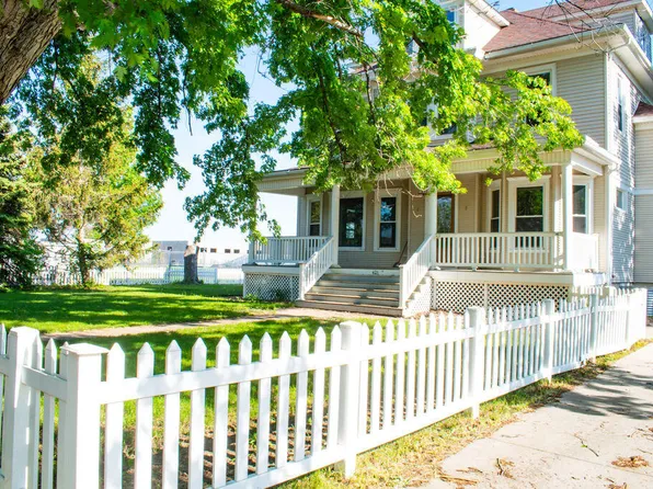 421 E 11th Ave, Mitchell, SD 57301