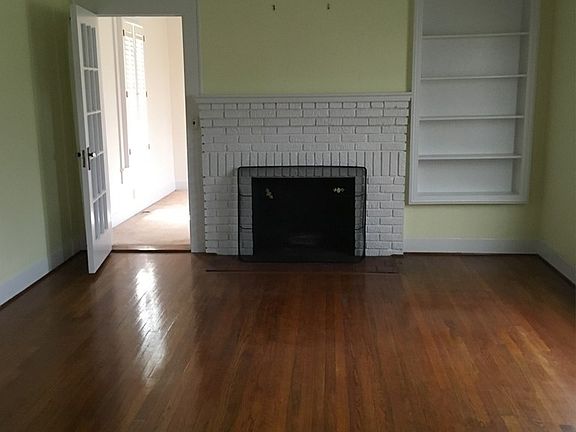 5th image of 307 E 4th St