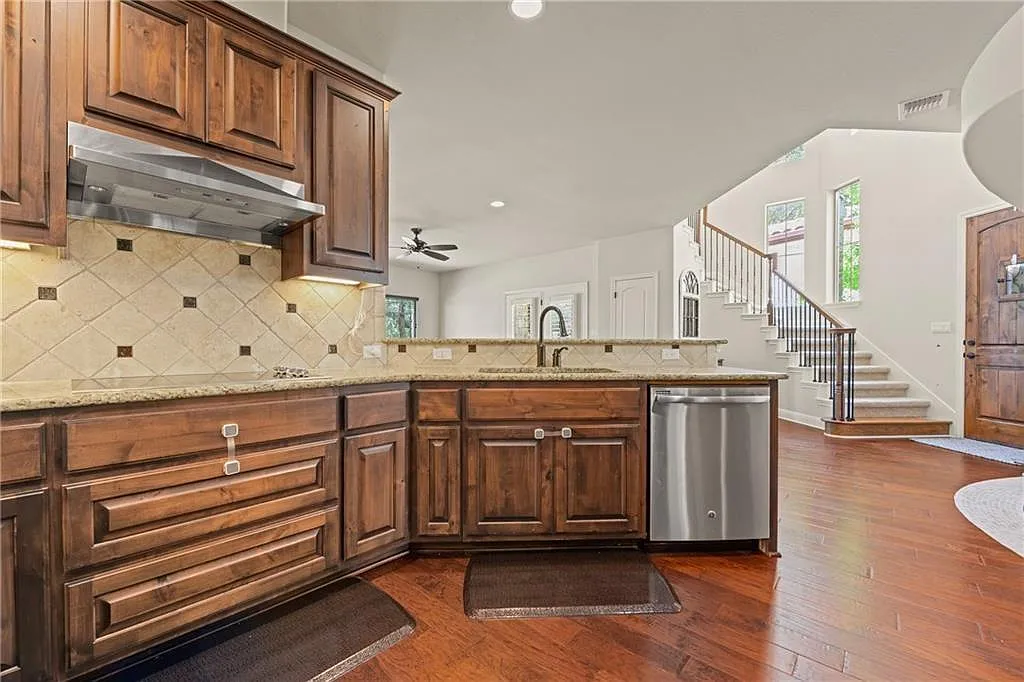 Building Photo - 110 Oak Glen Cv