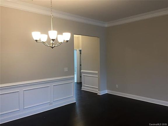 5th image of 7850 Fountaingrass Ln