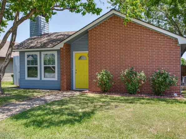 808 Kalanchoe Ct, College Station, TX 77840