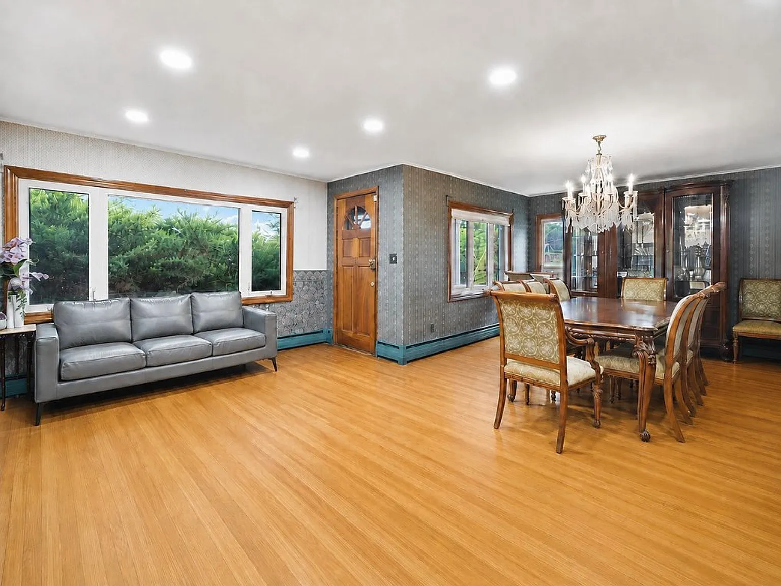 3 bed, 1925 sqft, $3,900 — Photo 2