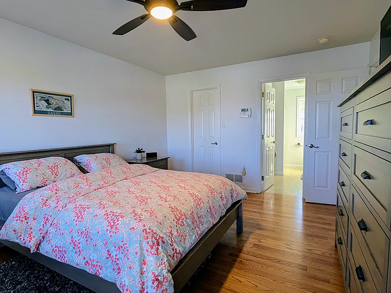 1702 James Ave — Photo 12