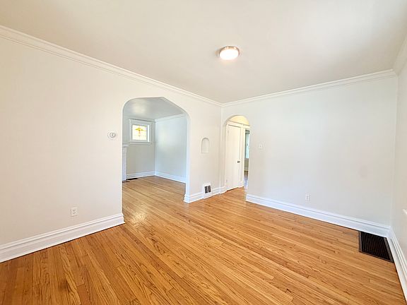 5th image of 5837 Hampton Ave