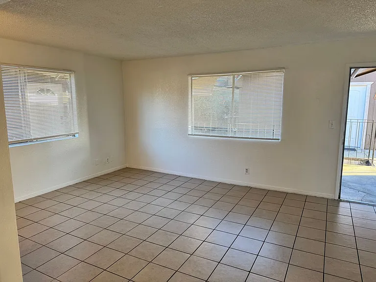 1029 Minnewawa Ave — Photo 4